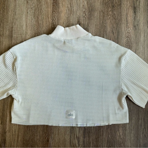 Alo Bone Cream Mesh Set Size Small High-Waist Legging & Short Sleeve Top - Picture 12 of 15